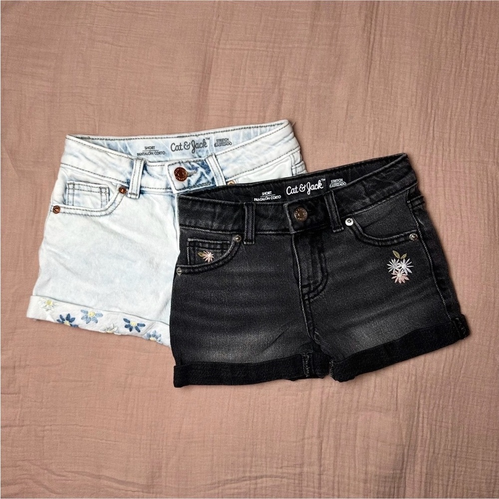 Cat & Jack Girls Denim Shorts bundle XS (4/5) Light Wash, Black Floral